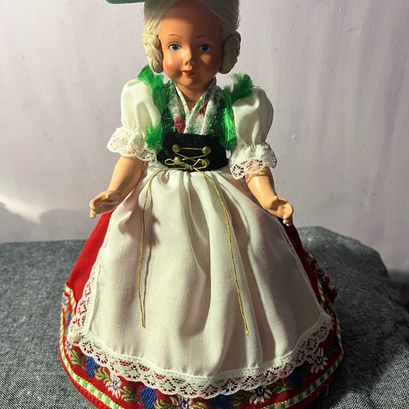 Vintage Swiss Alpine Tyrolean Girl 8.5" Doll Traditional Outfit Mint Condition - Picture 3 of 7